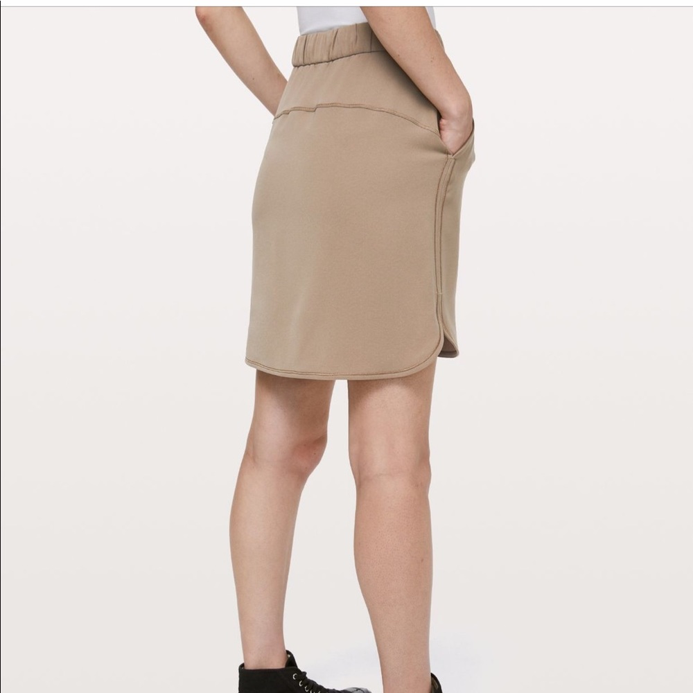 Lululemon NWT On the fly skirt - Picture 3 of 5